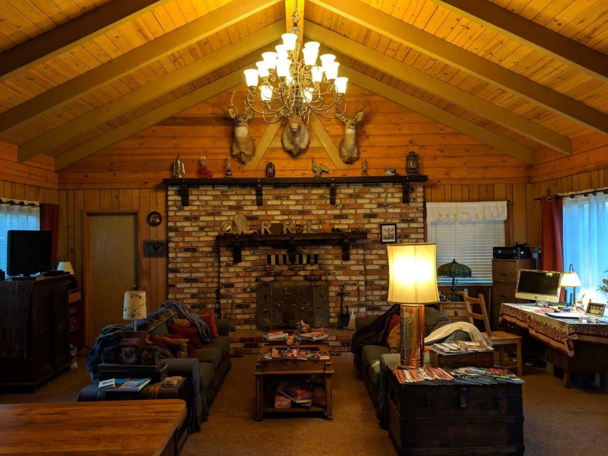 The Red Rooster Lodge Coulterville Eksteriør bilde