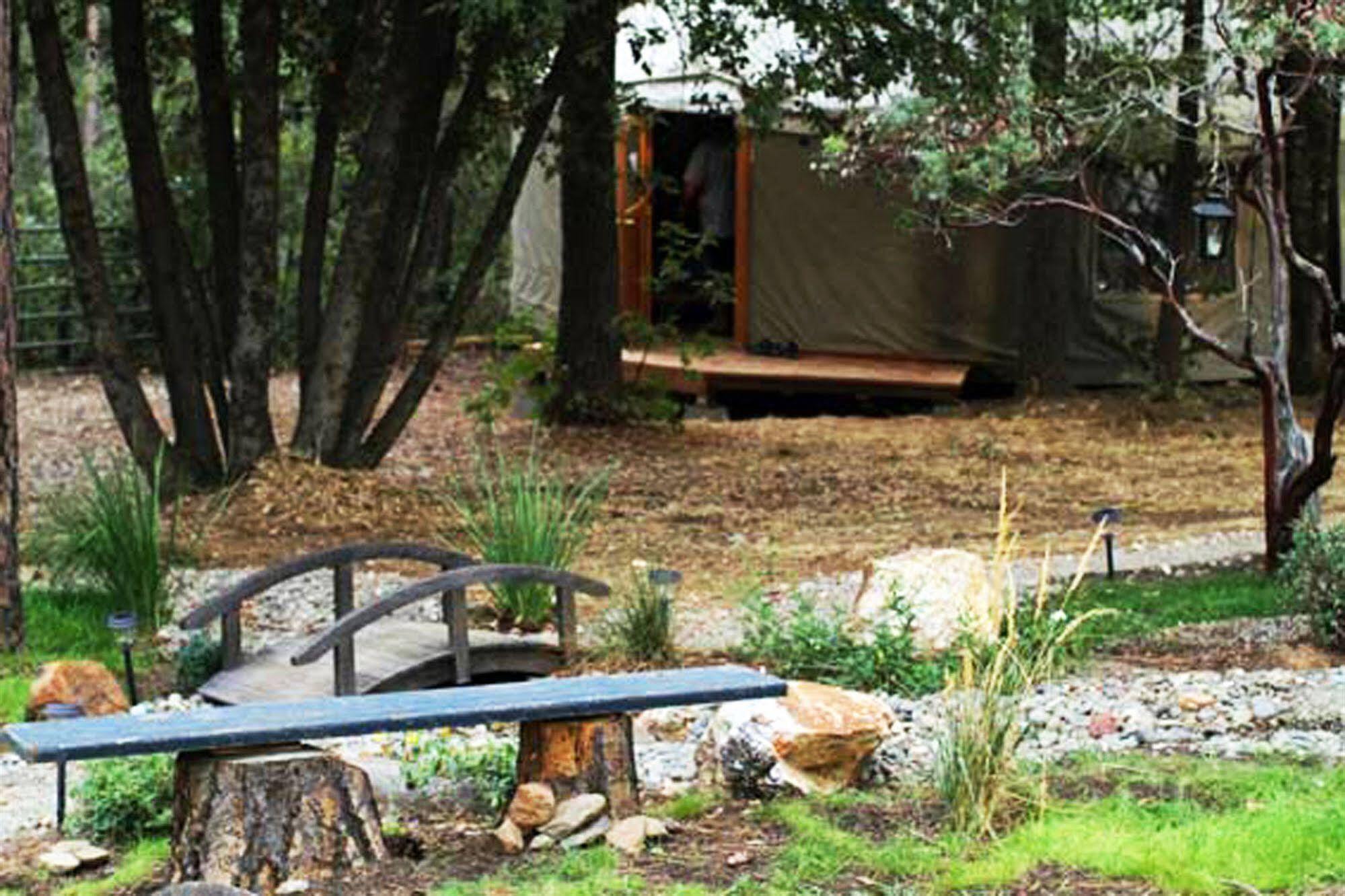 The Red Rooster Lodge Coulterville Eksteriør bilde